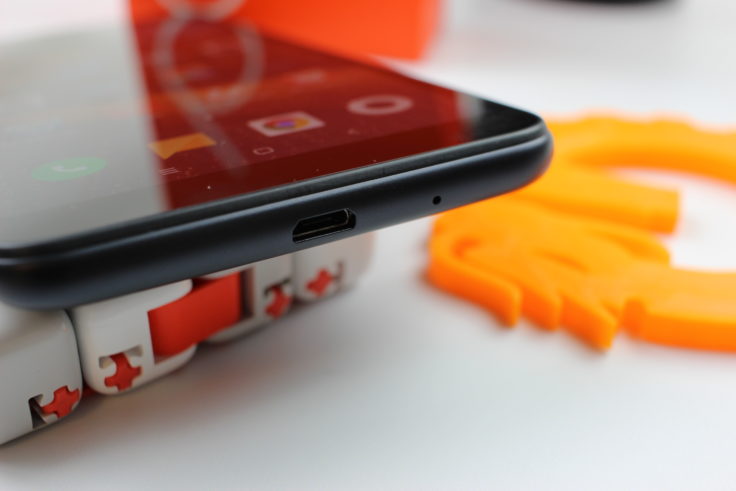 Xiaomi Redmi 6 Micro-USB Port