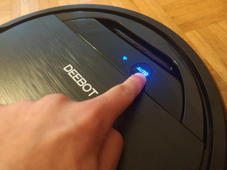 ECOVACS DEEBOT OZMO 930 Saugroboter Buttons