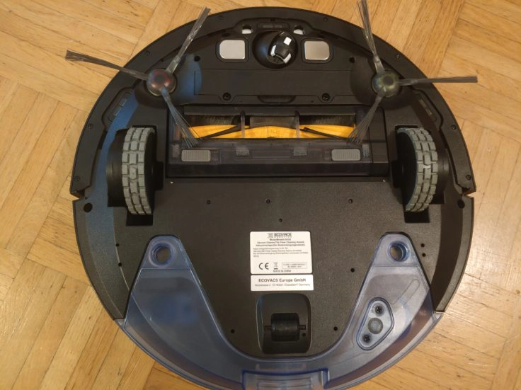 ECOVACS DEEBOT OZMO 930 Saugroboter Unterseite