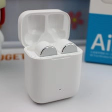 Xiaomi Mi AirDots Pro in Ladebox