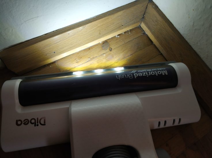 Dibea DW200 Pro Akkustaubsauger LED-Leuchten Dunkelheit