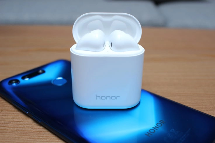 Honor FlyPods in Ladebox