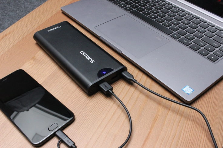 Omars PowerSurge 20000 Powerbank Laptop und Handy (2)