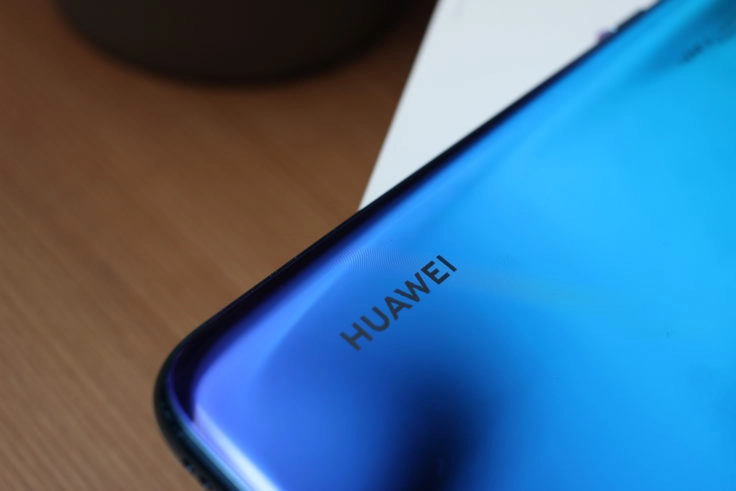 Huawei Nova 4 Huawei Logo