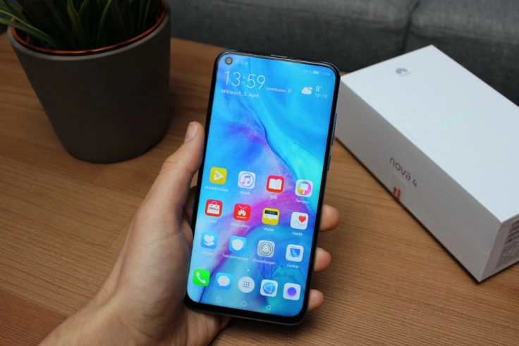 Huawei Nova 4 Smartphone in Hand Display