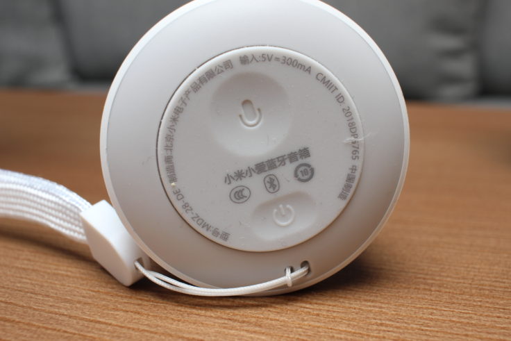 Xiaomi Mini AI Bluetooth Speaker Unterseite und Tasten