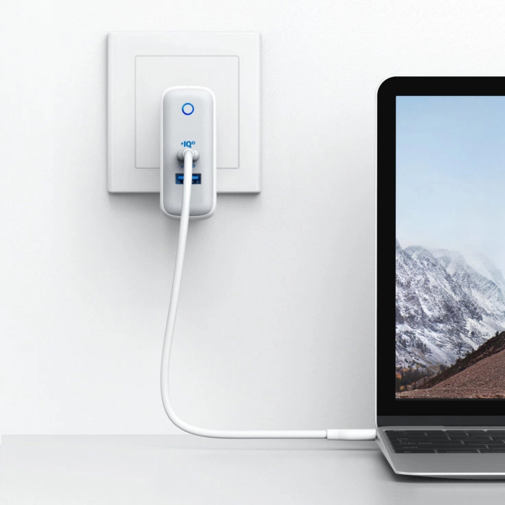 Anker PowerPort+ III Netzadapter Laptop laden