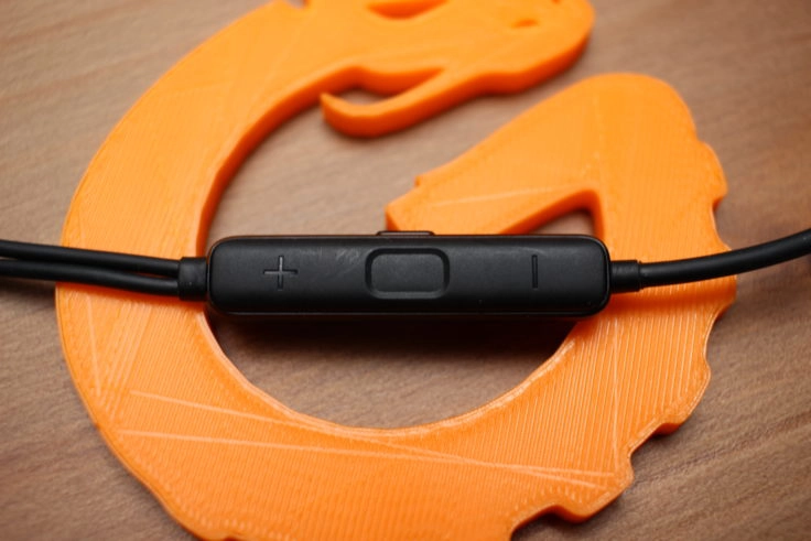 H3 ANC Lautstärkeregelung Bedienfeld der Huawei ANC Earphones 3. Hier kann man LAut und leiser stellen, sowie Pause und Wiedergabe drücken.
