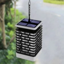 Solarlampe mit Clip draußen