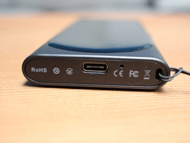 Langogo Genesis AI Übersetzer USB C Anschluss Langogo Genesis AI Übersetzer USB-C-Anschluss