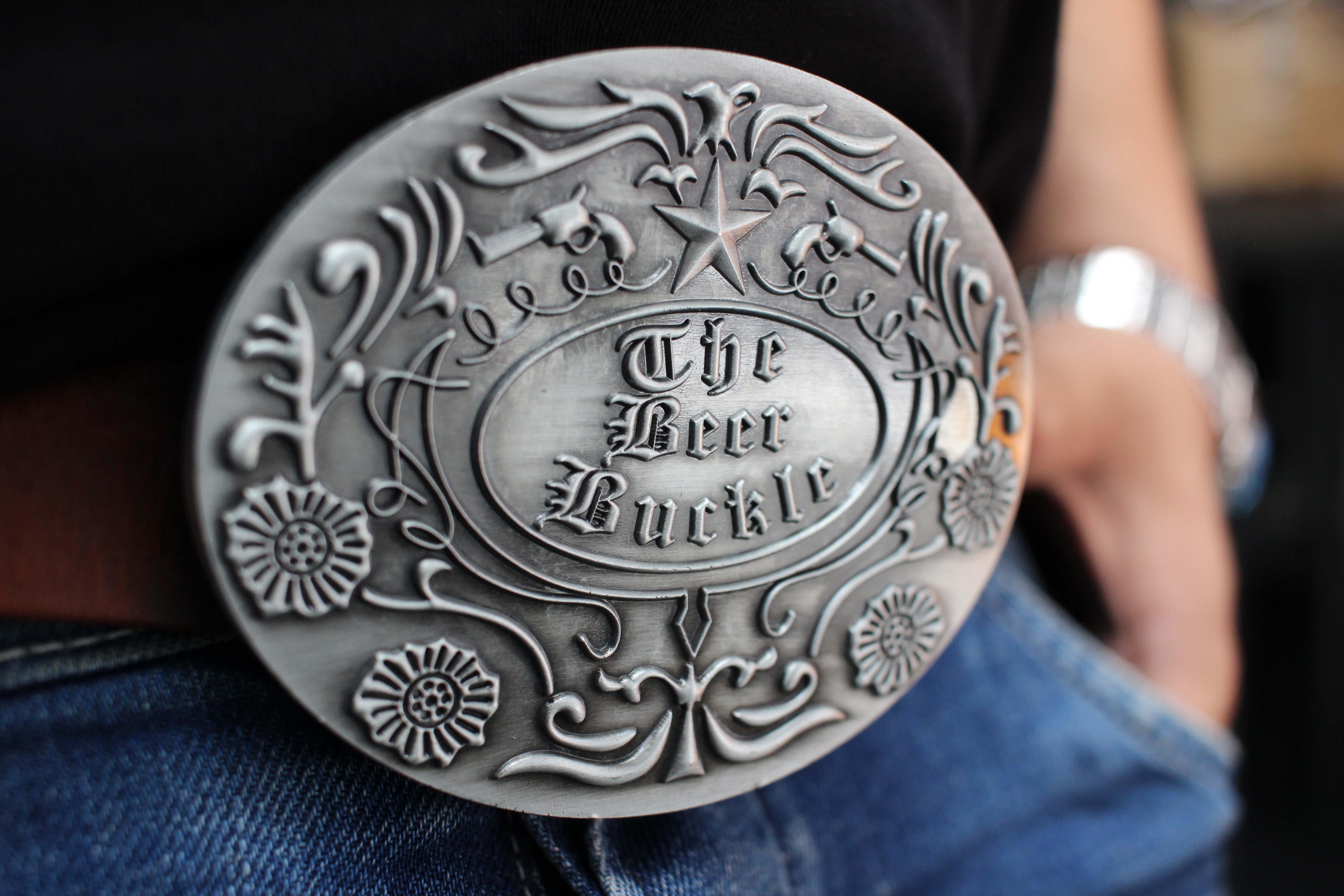 Beer Buckle angezogen