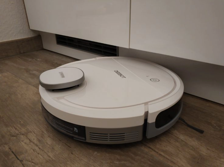 Ecovacs Deebot Ozmo 900 Saugroboter Höhe