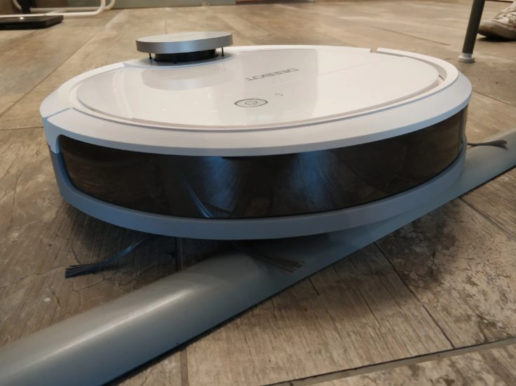 Ecovacs Deebot Ozmo 900 Saugroboter Türschwellen