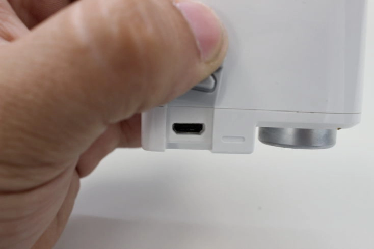 Sensor Wasserhahn microUSB Slot