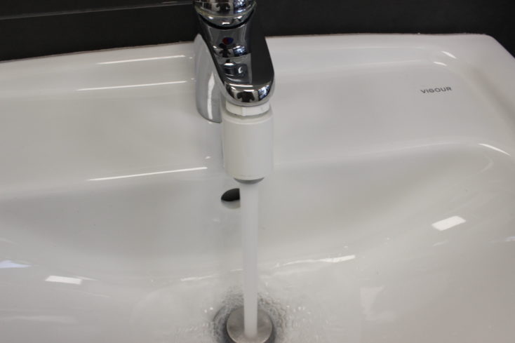 Sensor Wasserhahn Wasser oben