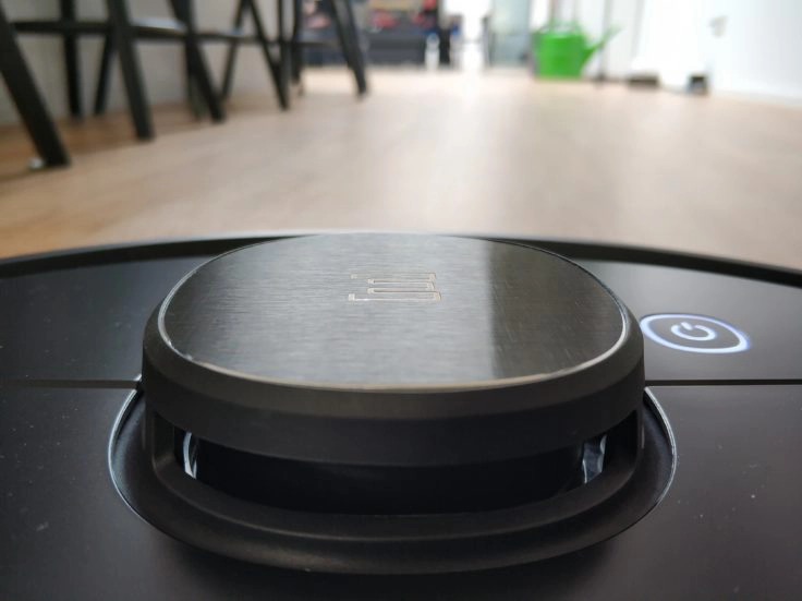 Ecovacs Deebot Ozmo 950 Saugroboter Perspektive