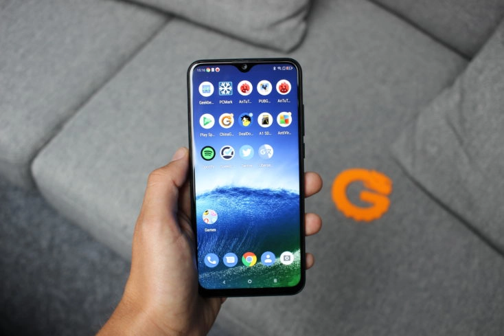 Lenovo Z6 Lite Smartphone in Hand