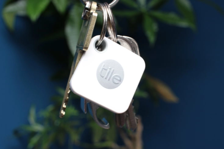 Tile Mate Bluetooth-Tracker am Schlüsselbund