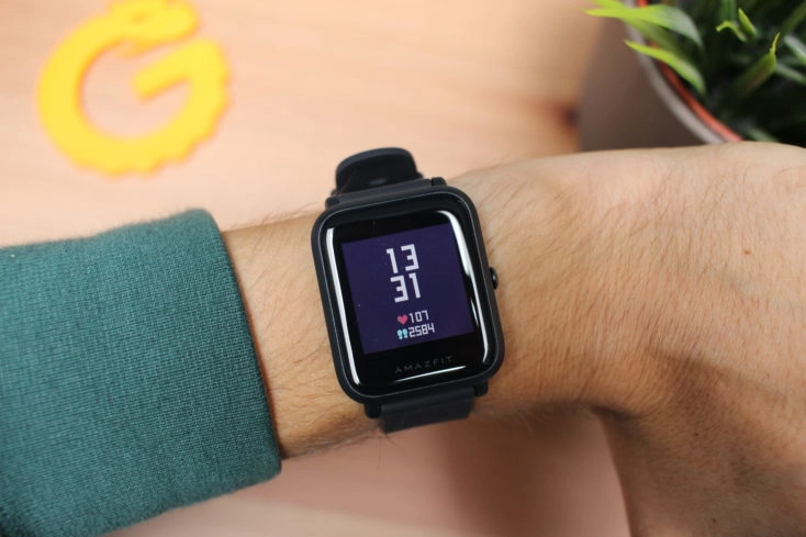 Huami Amazfit Bip Lite Smartwatch am Arm