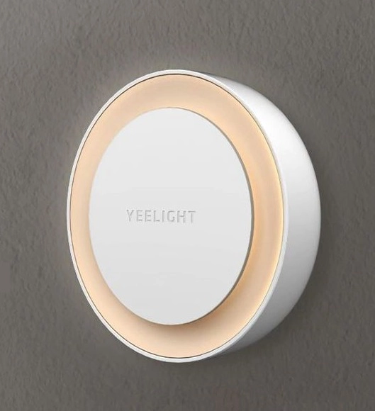 Yeelight Steckdosen-Nachtlicht aus Metall und Kunststoff.