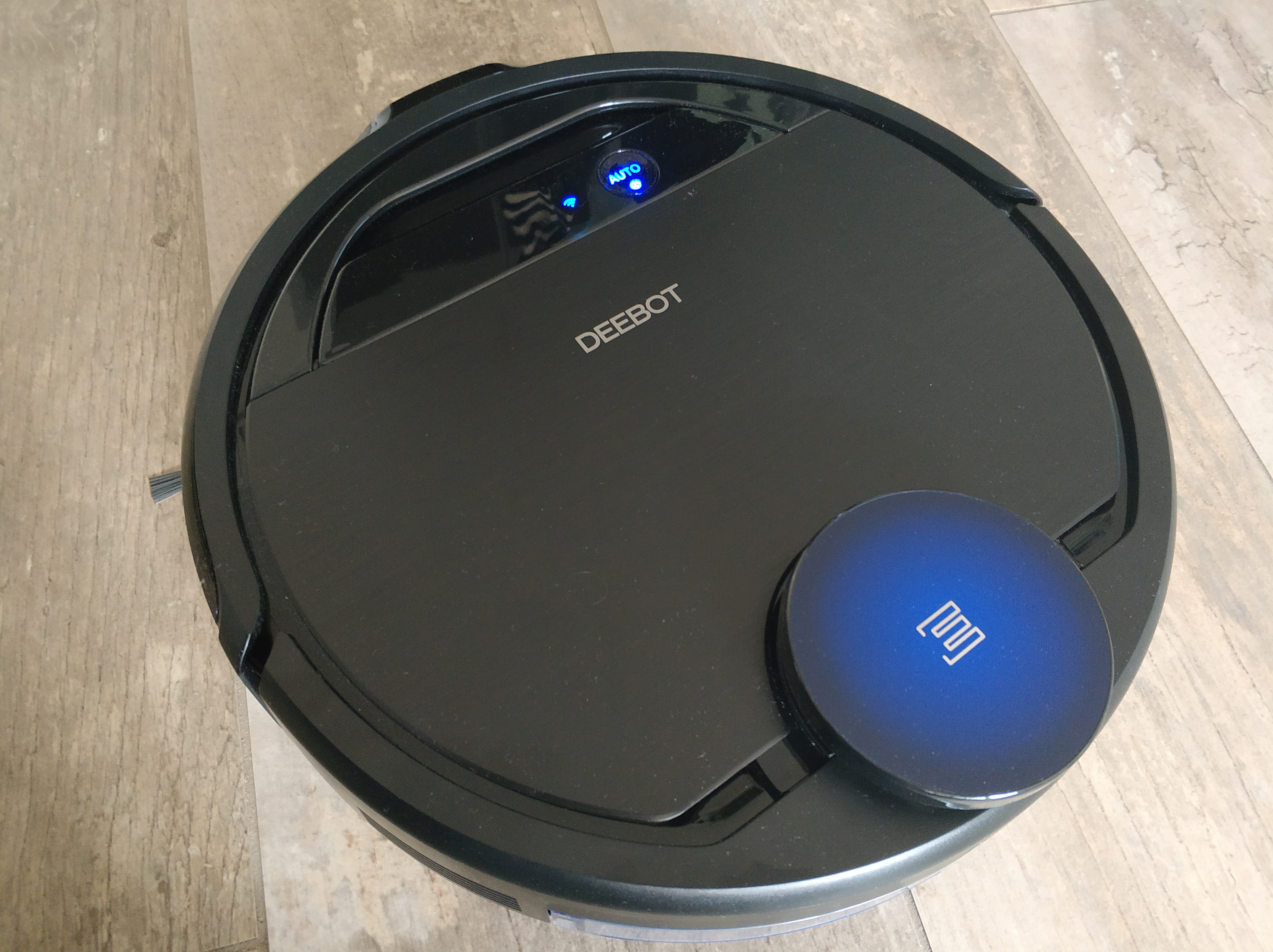 Ecovacs Deebot Ozmo 960 Saugroboter Obenansicht