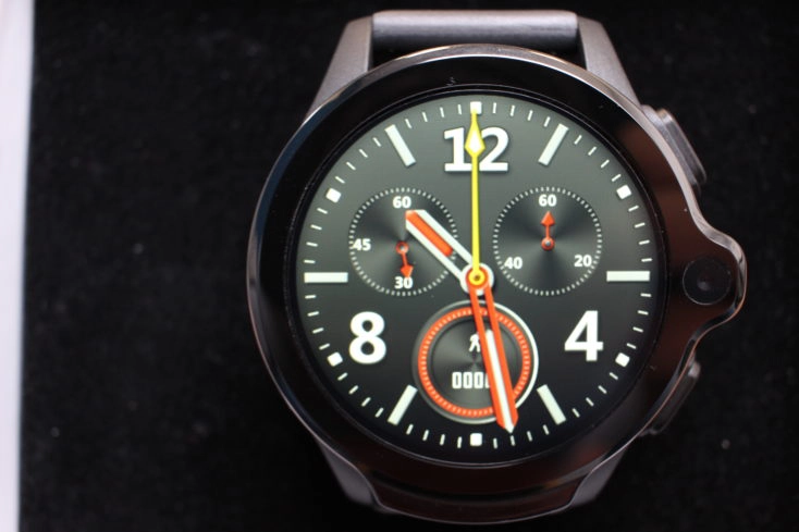 Kospet Prime 4G Smartwatch schwarzer Hintergrund.