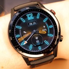 Honor_MagicWatch_2_am_Arm