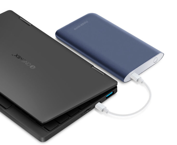 One-Netbook OneMix 3S Laptop mit Powerbank laden