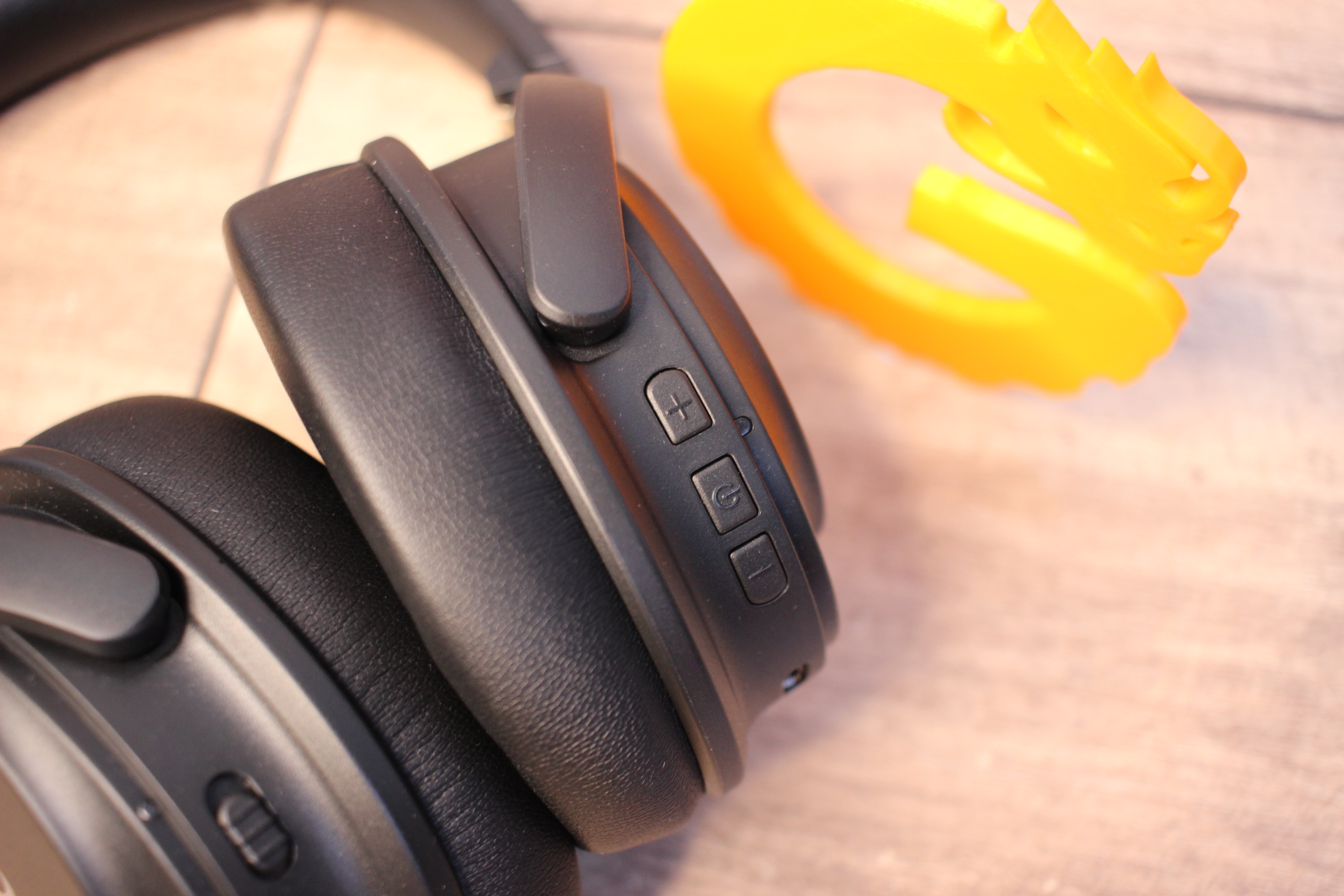 Soundsurge 85 store anc headphones
