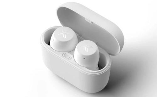 Edifier X3 Kopfhoerer Produktfoto mit Ladebox