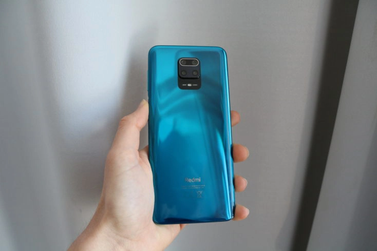 Redmi Note 9S Rueckseite Handling