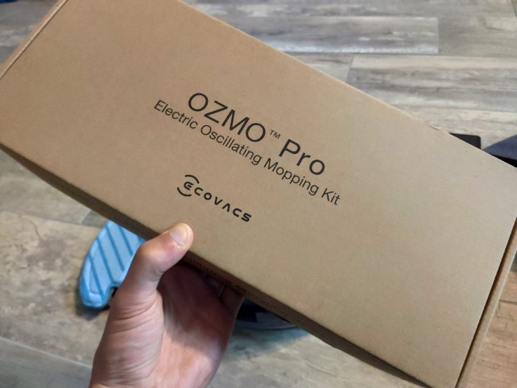 Ecovacs Deebot Ozmo T8 AIVI Saugroboter Ozmo Pro Wassertank Verpackung