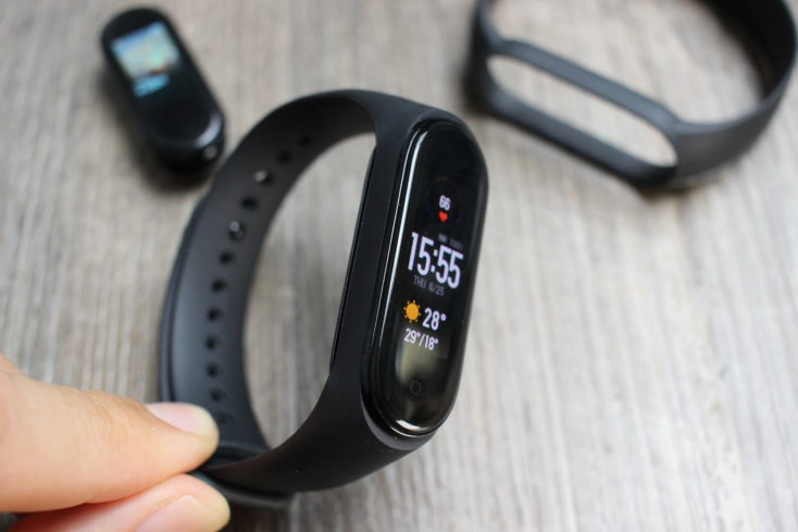 xiaomi-mi-band-5 in Mi Band 4 Armband