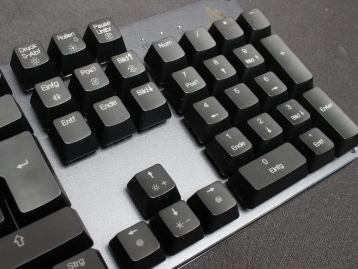 Aukey KM-G12 Tastatur Pfeiltasten