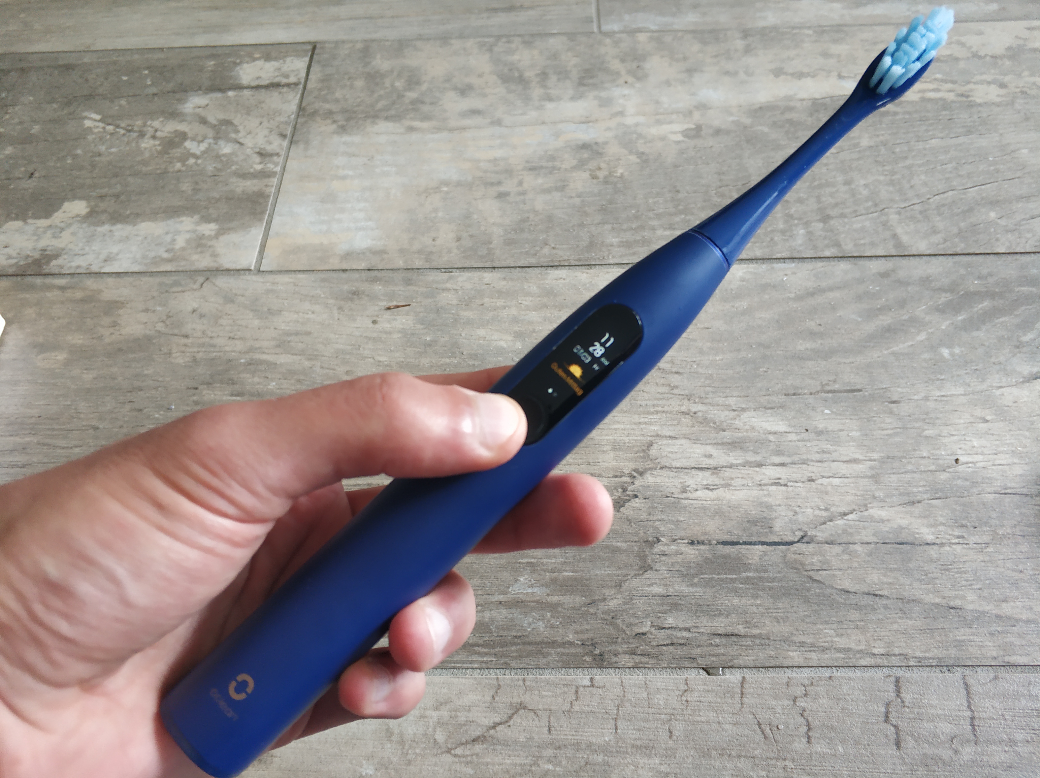 Oclean X Pro Zahnbuerste im Einsatz