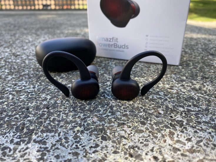 Amazfit PowerBuds beide Hoerer mit Buegel