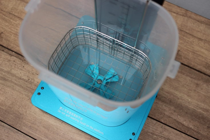 Anycubic Washing & Curing Machine - Blick von oben in den Tank