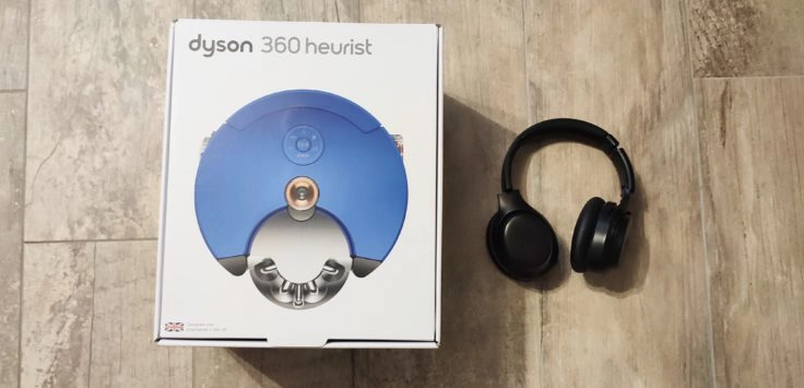 Dyson 360 Heurist Saugroboter Größe Verpackung Vergleich Kopfhörer