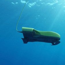 Nemo 4K Unterwasser-Drohne unter Wasser