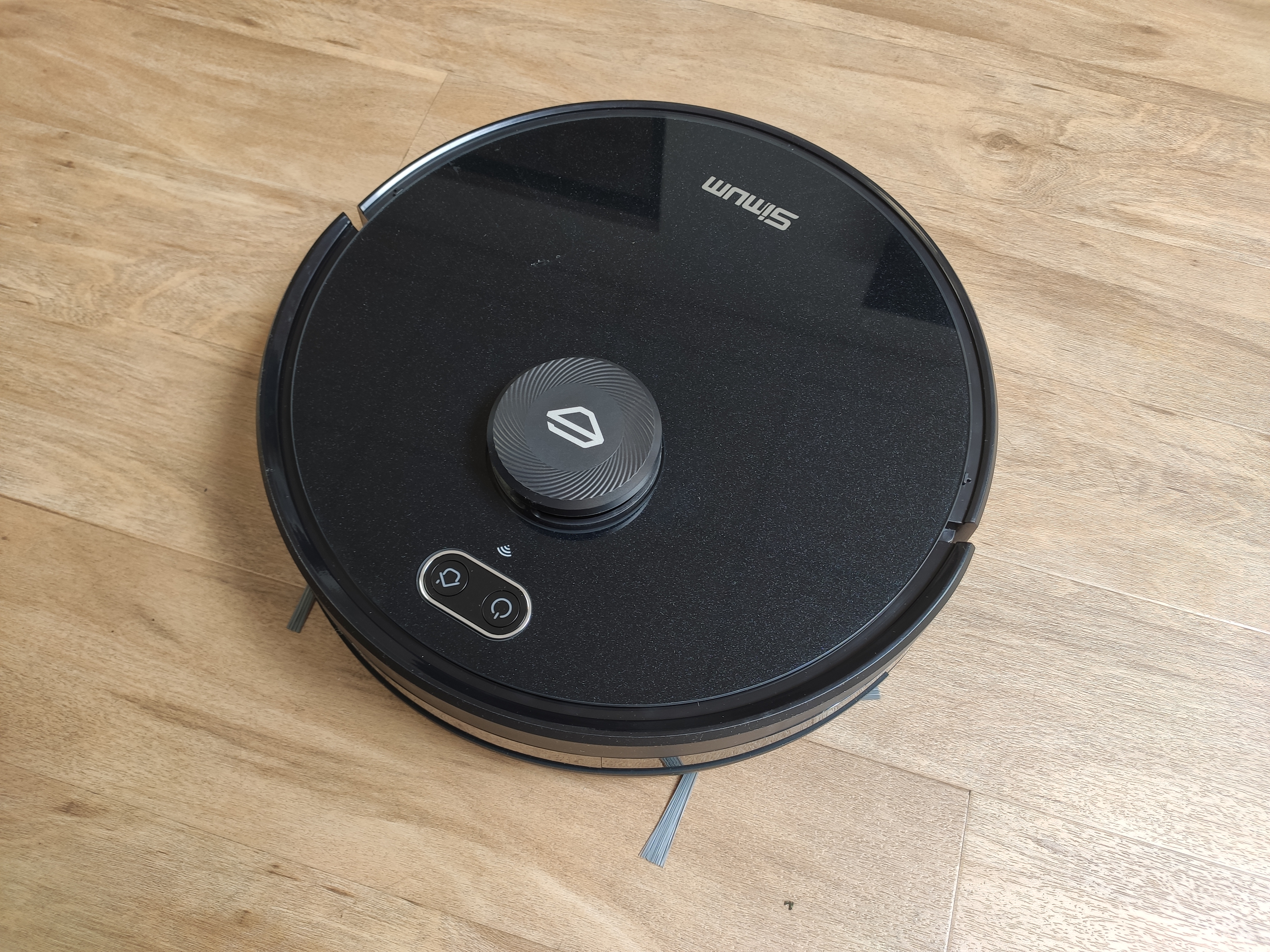 Simum 6 Saugroboter Design