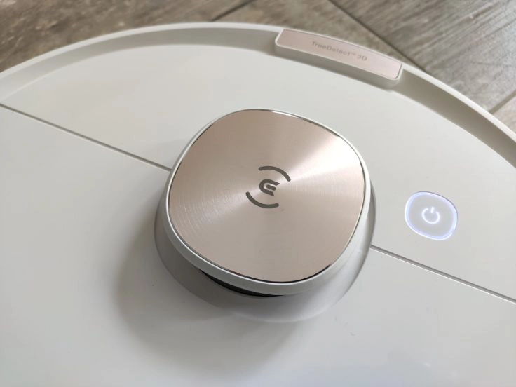 Ecovacs Deebot Ozmo T8 Saugroboter Oberseite Laserdistanzsensor Design