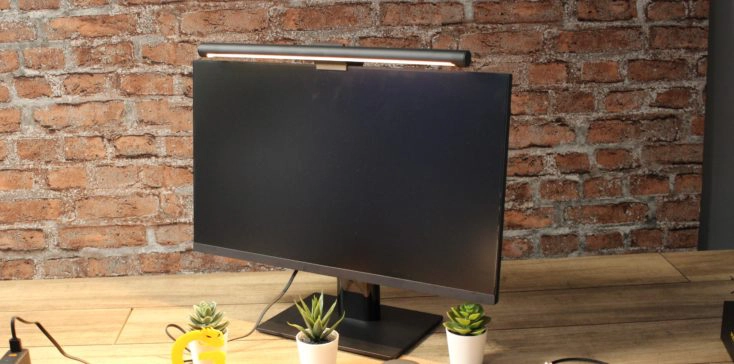 Xiaomi Monitorlampe im Test: Nicht nur für Curved-Monitore sinnvoll