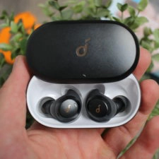 Soundcore Spirit Dot 2 in Ladebox