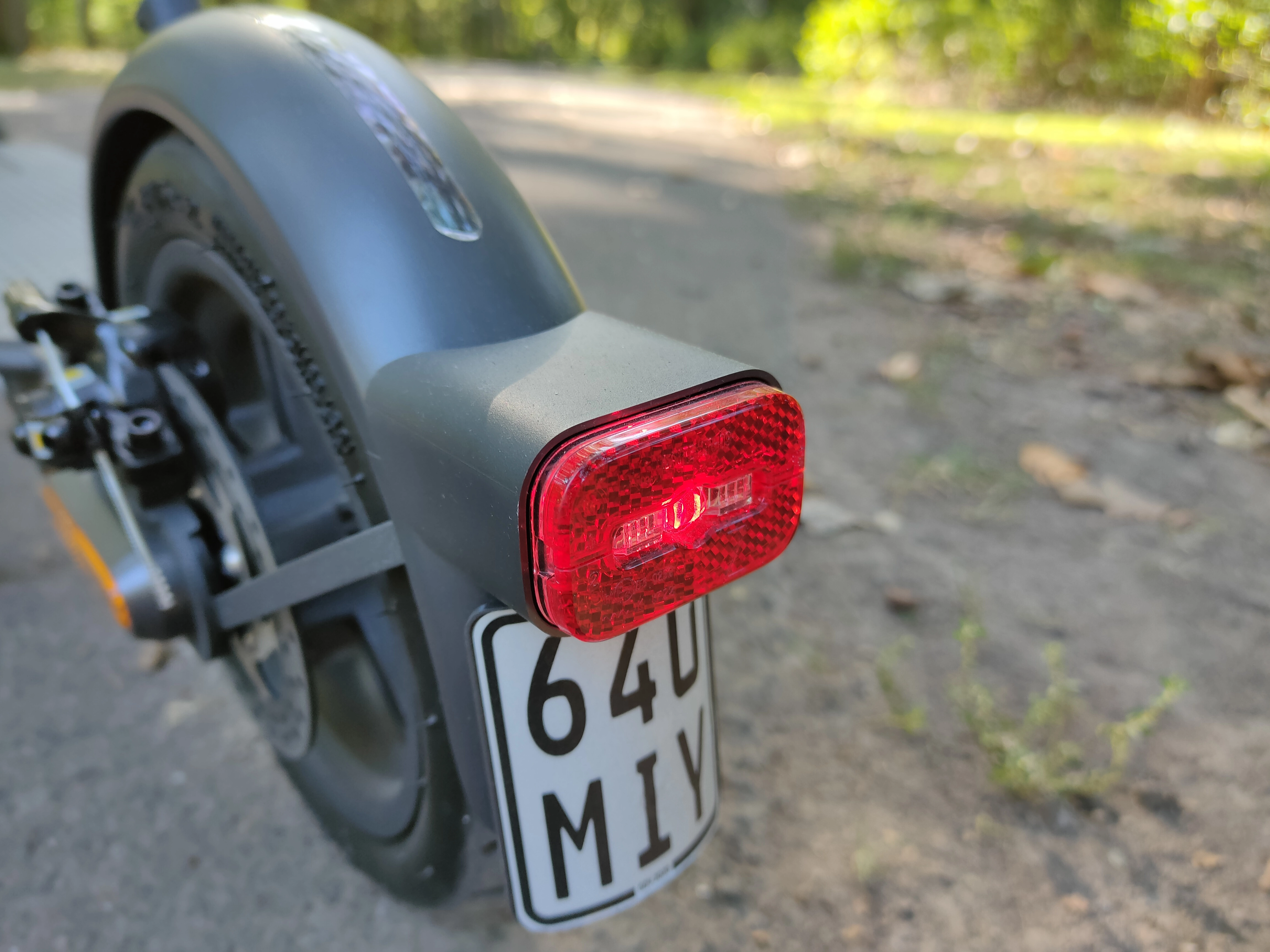 Handyhalterung für Xiaomi Mi Scooter 1S & Pro 2 sowie für E-Scooter mit  Display in der Mitte