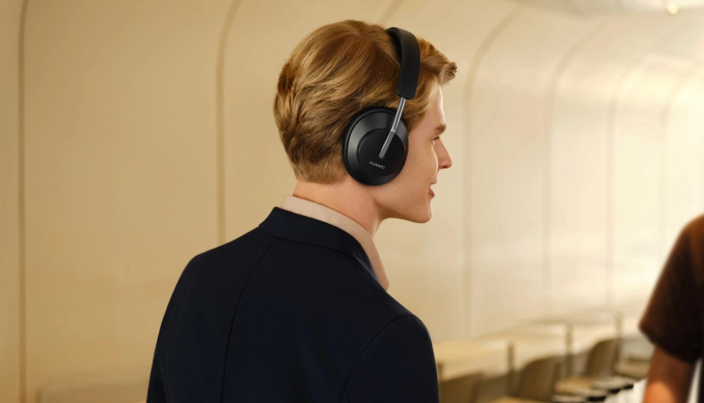 Huawei Freebuds Studio auf Kopf