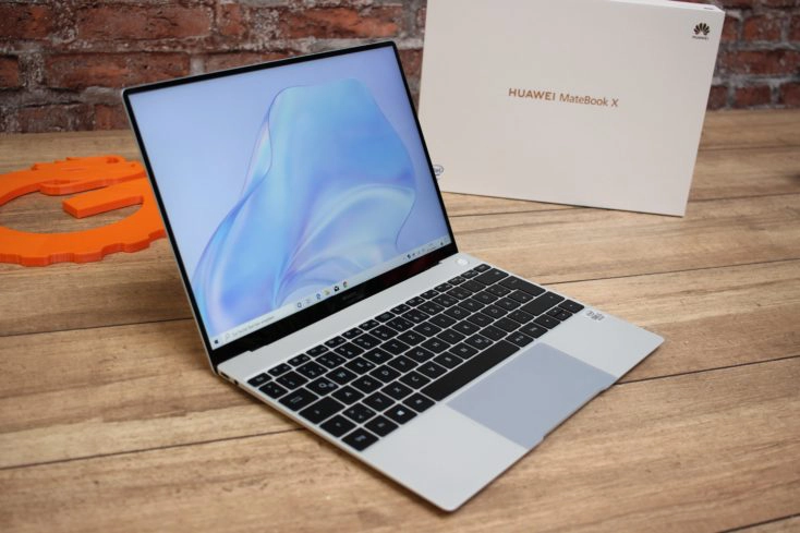 Huawei MateBook X Notebook von der Seite