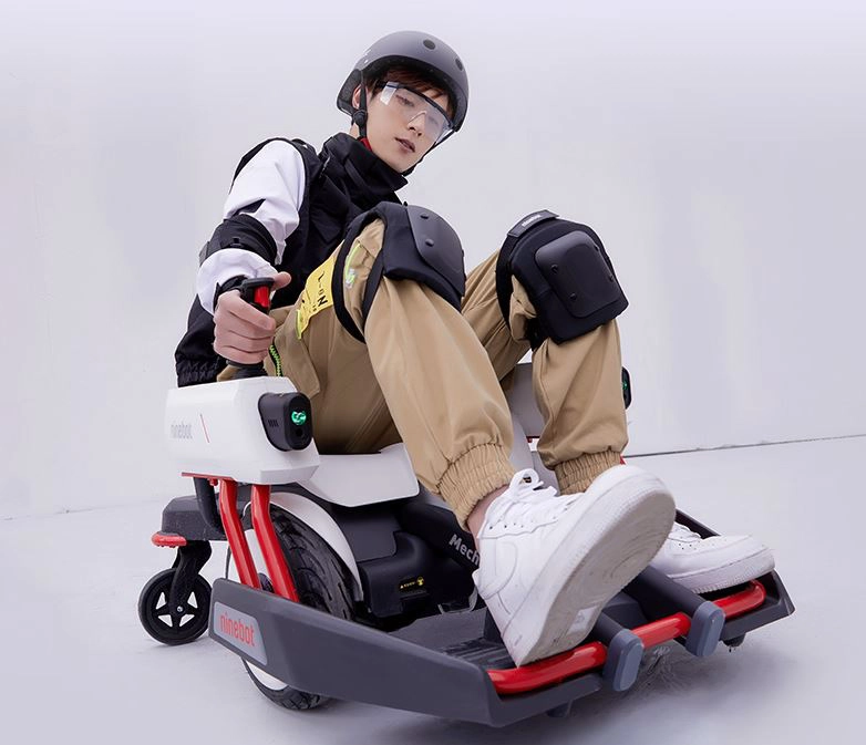 Ninebot Mecha Kit M1 - "Kampf"-Aufsatz für den Balancing-Scooter