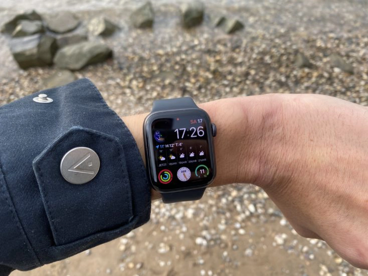 Apple Watch SE Display Lifestyle