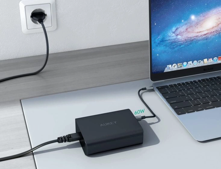 Aukey 72W USB-C Ladestation Design