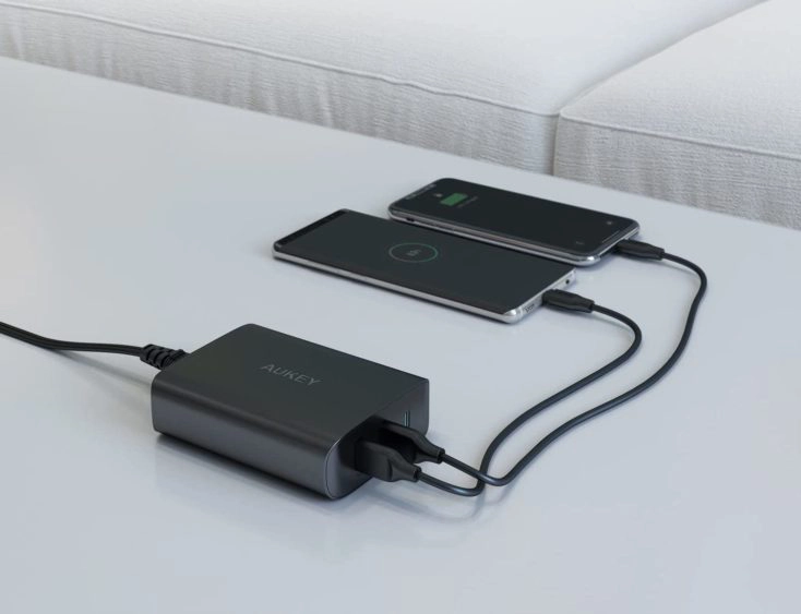 Aukey 72W USB-C Ladestation Laden